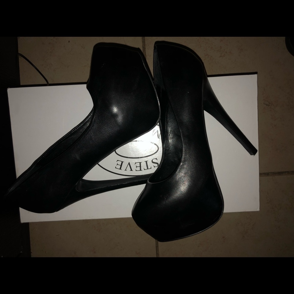 Steve Madden Dejavu Black Leather Heels   sz 6.5